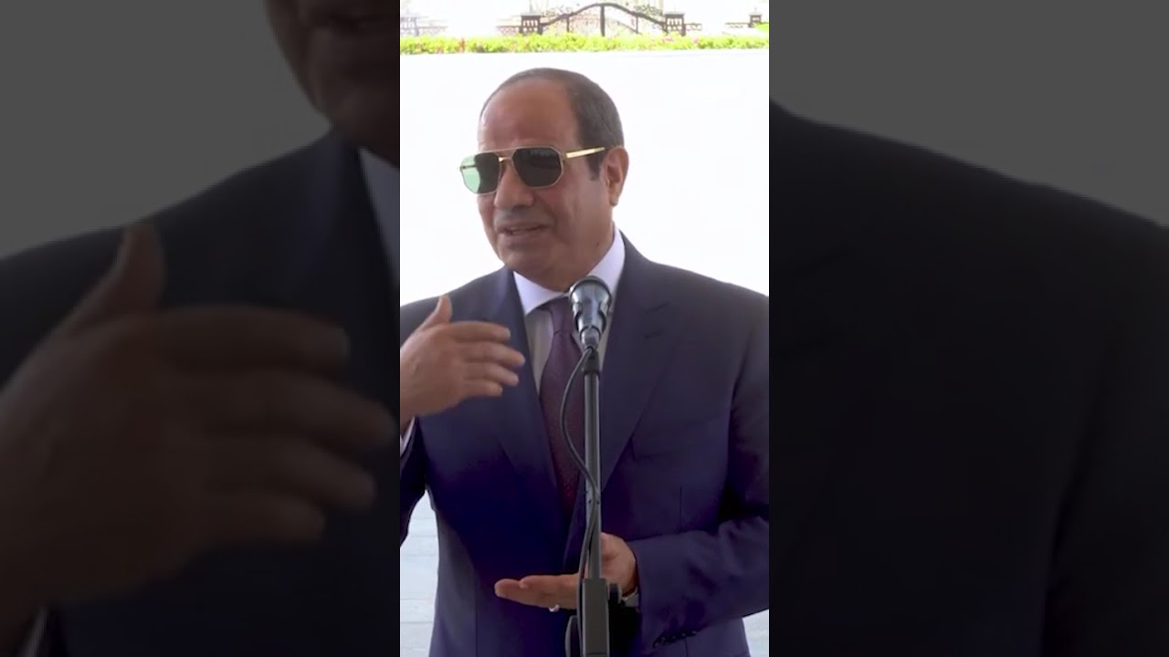 فيديو | السيسي لمحمد صلاح: "أوعى تزعل مني"