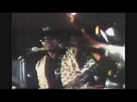 Bo Diddley and The Young Adults, CobraSnake for a necktie.wmv