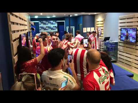 Torcida Hercílio Luz invade loja do Tubarão