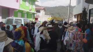 preview picture of video 'BANDA SANTA CRUZ EN CHALCATONGO DE HIDALGO CARNAVAL 2012)'