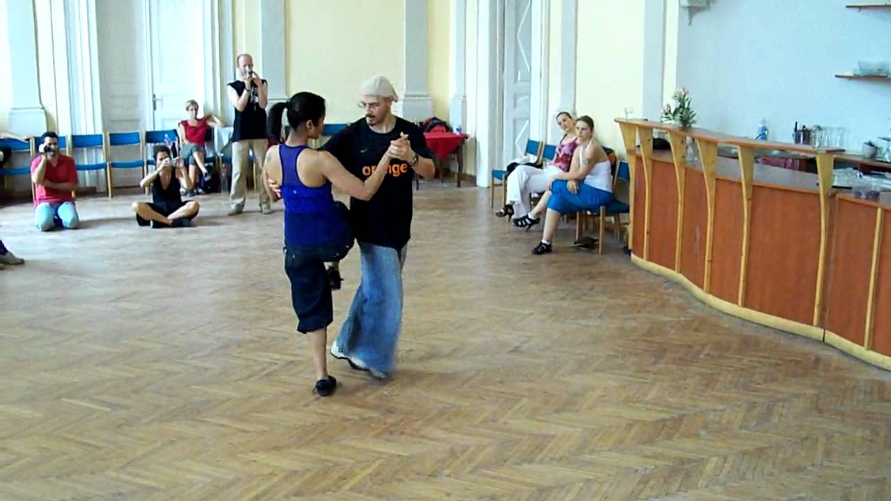 Extreme Enrosques for leaders and for followers (4 of 5). Cristina & Homer Ladas workshop summary.