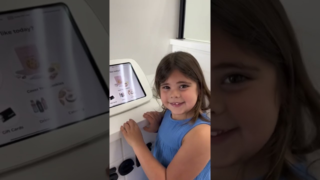 The popular cookie chain Crumbl Cookies has opened its second Long Island location.