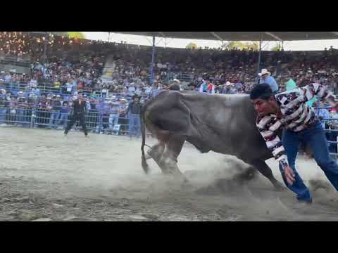 Quedó Privado, Salio Lastimado el Jinete!! Rancho Barriga en Pico Rivera