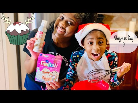 VLOGMAS DAY: 9 Making Christmas Cupcakes 🧁 🎄