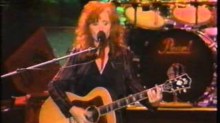 Bonnie Raitt 'Come To Me' live concert performance 1994 from Santa Barbara