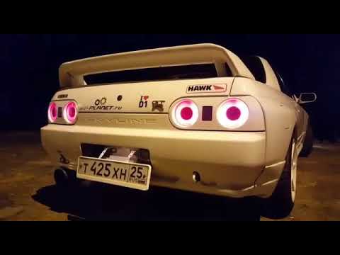 Nissan Skyline R32 GTR flames