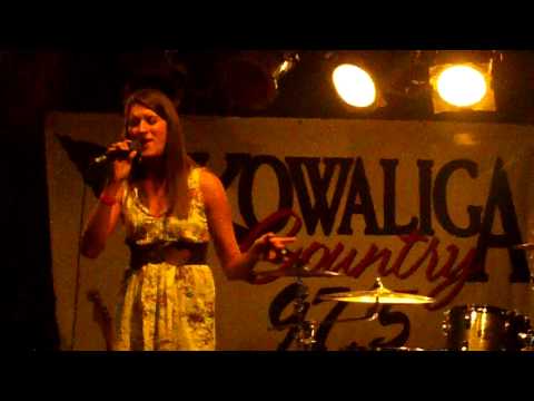 Lauren Knight- 2010 Colgate Country Showdown-Better Things to Do- Original