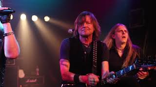 Black N Blue - Hold on to 18 (Count&#39;s Vamp&#39;d in Las Vegas, NV 11/10/2018