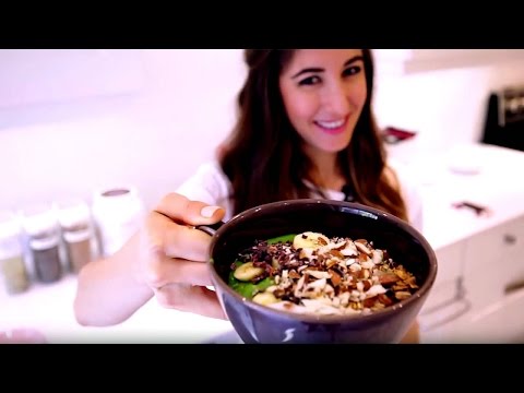 Tropical Green Smoothie Bowl (Recipe Video)