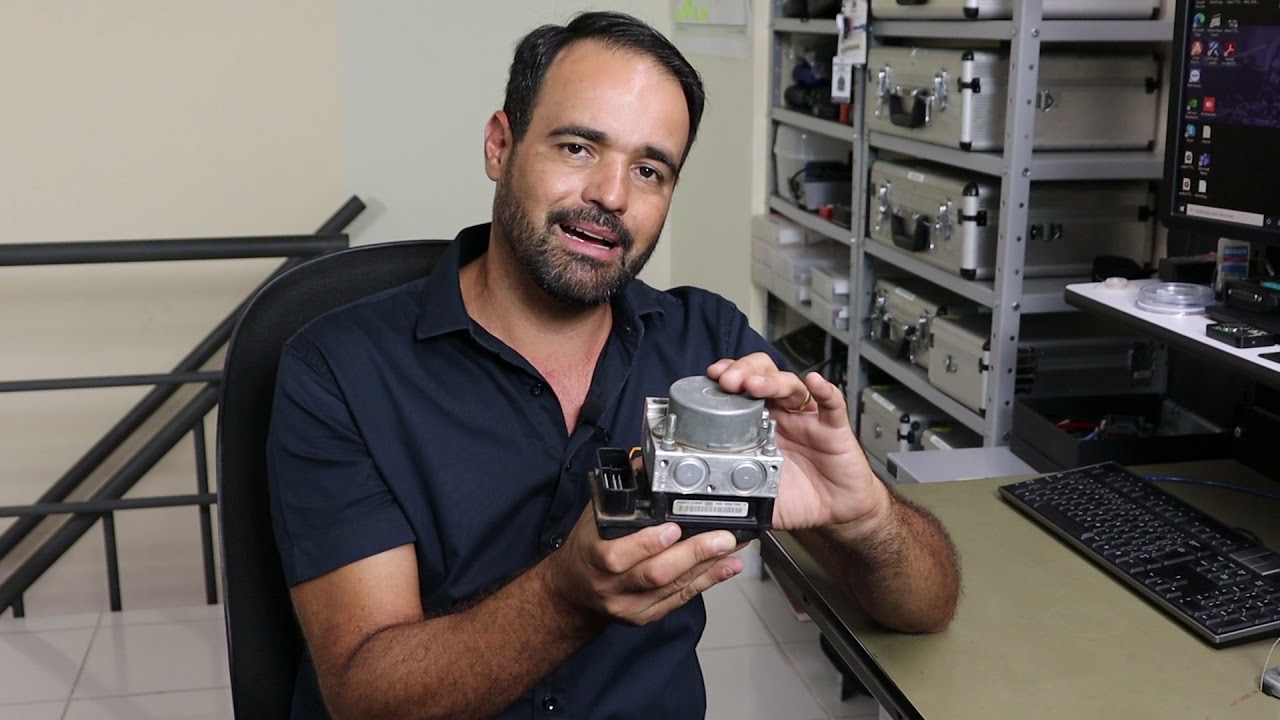 ABS "borra" no sistema de freios, entupimento das eletroválvulas?