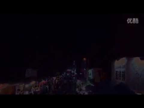 【万没想到】内衣女神夜市玩快闪！