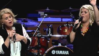 Natalie Grant &amp; Sandi Patty:  Tis So Sweet To Trust in Jesus