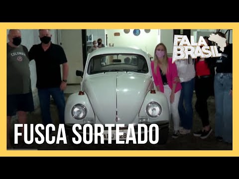 Avô que sorteou fusca para realizar o sonho da neta tem carro devolvido