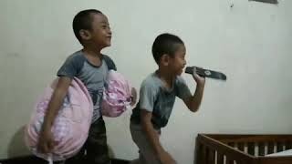 Download lagu Upin Ipin nyanyi Burung Kakak Tua mp3