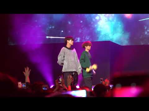 180519 - 다른 무대 지켜보는 김하온 이병재 @The Monster Concert #8 [4K 직캠]  by. fanPD