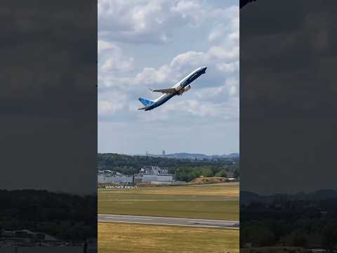 Boeing 737 MAX VERTICAL TAKEOFF ✈️ #aviationdaily #automobile #aviation #airplane #aviationgeek