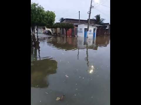 olá meus amigos o Rio de várzea RN deu uma cheia de água e muita chuva graças a Deus