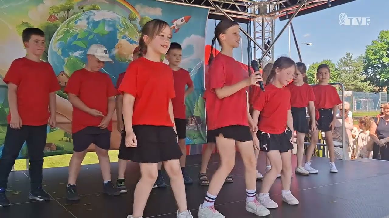 Piknik Zespołu Szkół w Burzeninie „Podróże małe i duże”