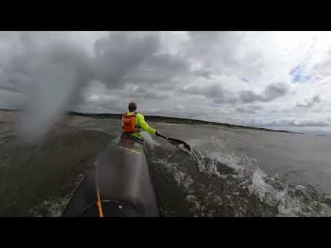 Waves ❤️ Nitro 600 and Storm 570 cx, with Chloe Nauta. Surf spot? It’s a secret 🤫