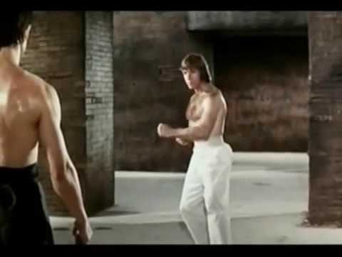 Chuck Norris Beats up Bruce Lee For a Few Seconds