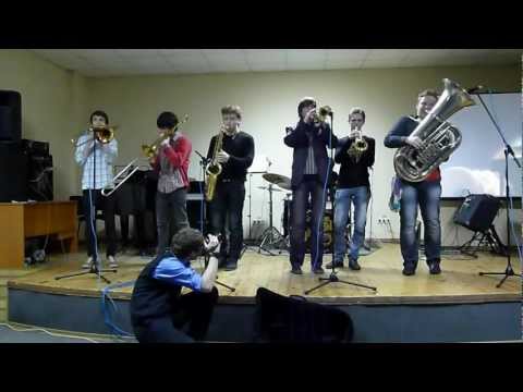 DRUM & TUBA BAND - Brooklyn (cover Youngblood Brass Band)