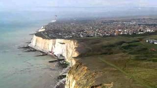 preview picture of video 'Newhaven Cliffs Paragliding'