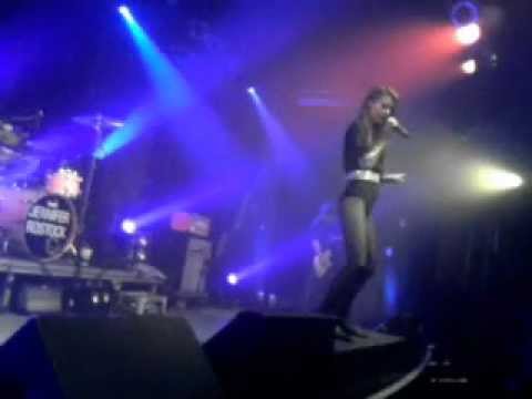 Jennifer Rostock - Du Willst Mir An Die Wäsche live (8.4.2010 Osnabrück-Rosenhof)