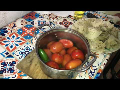 Chilaquiles en Salsa de Jitomate - Cocinando Con Mary Glez