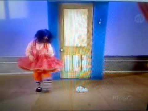 Big Comfy Couch - Dance Academy - Bunny Hopscotch