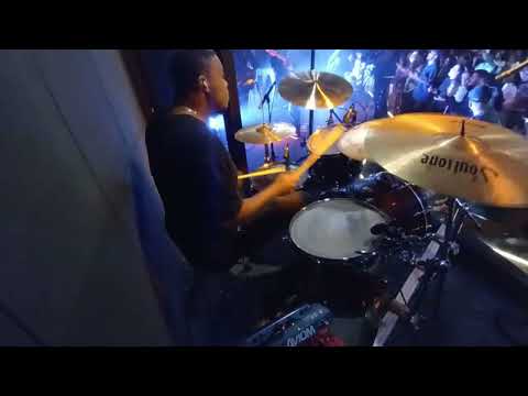 ACENDE O FOGO + EU ME PROSTRO - NÍVEA SOARES AO VIVO