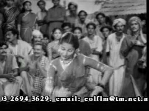 Yaeru pooti povaaye anne sinnane   Kaalam maari pochu  WAHIDA REHMAN in tamil song