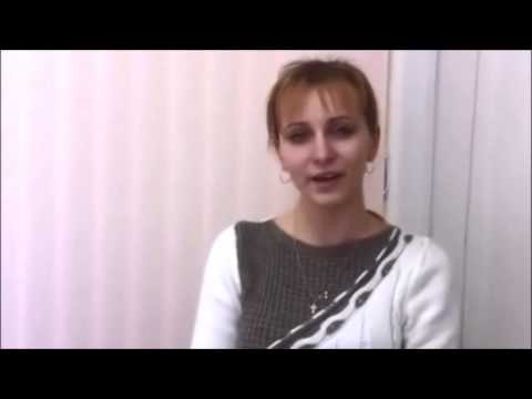 Russian girl sings 'Amar bhaiyer rokte rangano..' in her mother tongue!