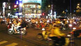 preview picture of video 'Ho Chi Minh City Traffic'