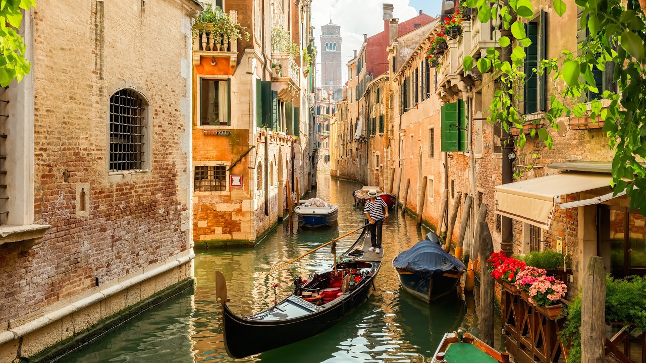 Walking Through the Heart of Venice in 8K | Canals, Hidden Streets & Real City Life - S1; Ep 6