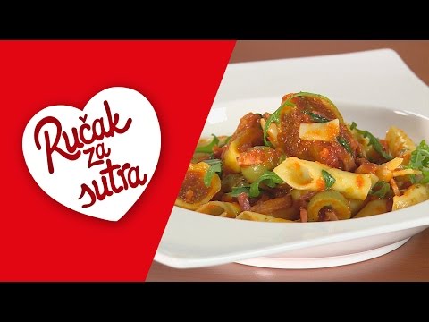 Fuži sa šunkom, rikulom i smokvama