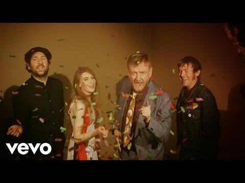 BMX Bandits & Dr Cosmo's Tape Lab - It's In Her Eyes