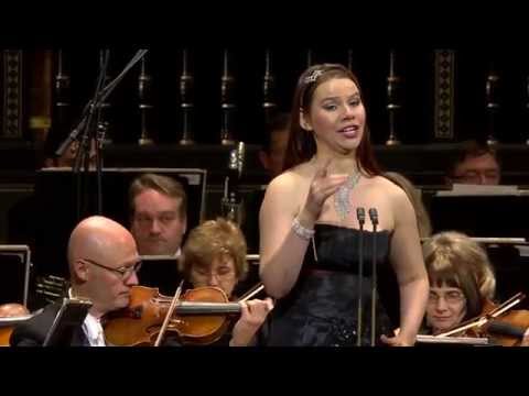 "Tacea la notte placida...Di tale amore" Leonora's aria