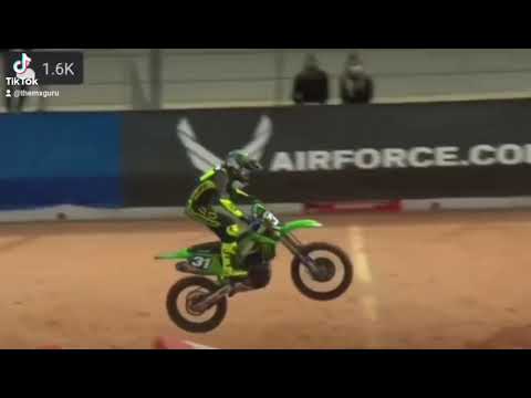 McAdoo crash at Atlanta Supercross 3 2021