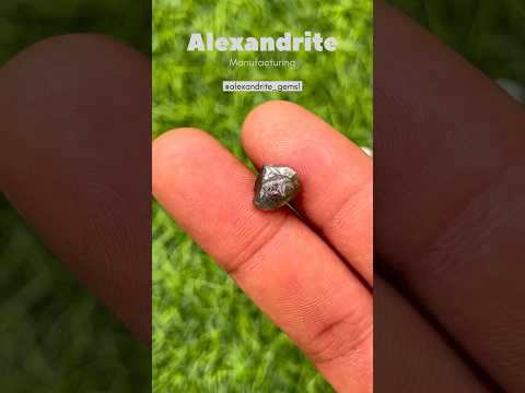 Alexandrite manufacturin #alexandrite #gemstone #jewellery #newyork #japan #hongkong #viral #video ￼