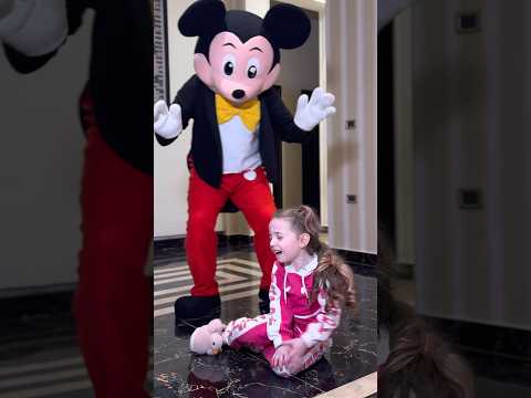 كذبت على ميكي ماوس و اجت الدكتورة تعالجني 😰