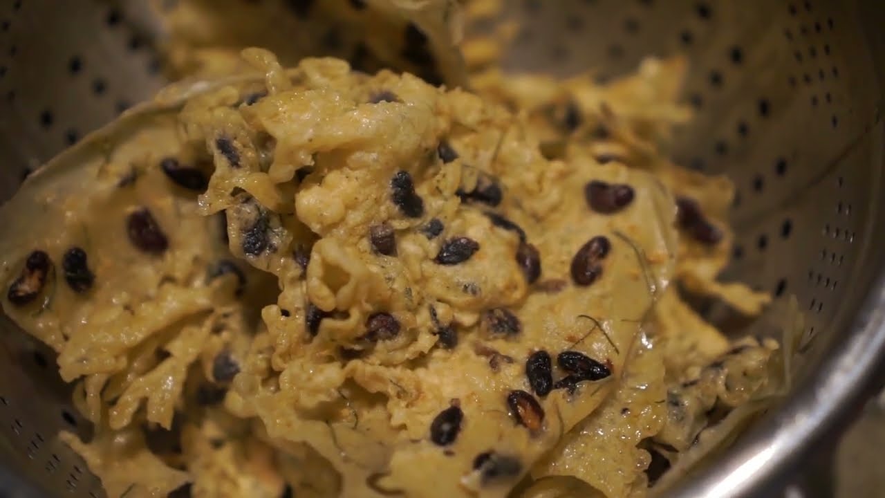 Cara Praktis Membuat Peyek Kacang Renyah & Gurih di Rumah!