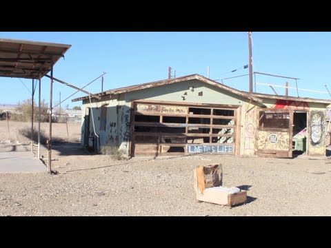ABANDONED - Post Apocalyptic Desert Town : Dead Fish & Pets