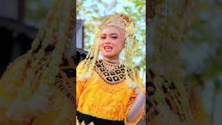 Download lagu KAMBANG GOYANG Lagu Banjar Musik Panting dengan pakaian adat Suku Banjar Kalimantan mp3
