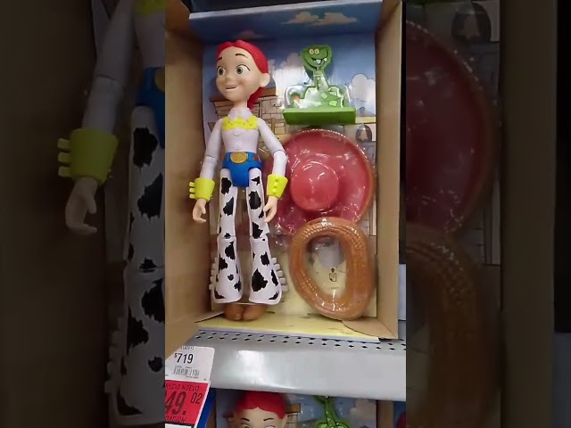 Vídeo relacionado con Mattel Disney Pixar Toy Story 5 Jessie Figura de acción de 22,35 cm de Altura de la Vaquera, 12 articulaciones móviles, a Escala Real y Fiel a la película, con Sombrero de Quita y pon, JKV16