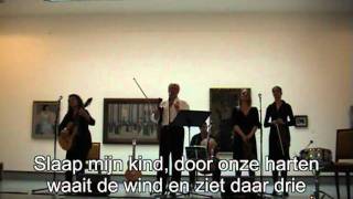 Herman van Veen zingt "slaapliedje voor Rosa"