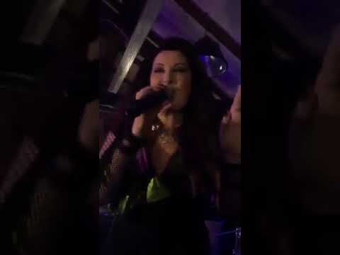 Драгана Миркович беше посрещната като кралица! (ВИДЕО)