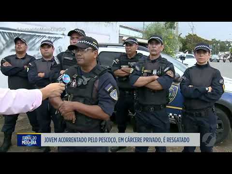 Jovem acorrentado pelo pescoço e em cárcere privado é resgatado em Aparecida de Goiânia
