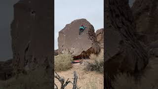 Video thumbnail of Celestial Trail, V0. Happy Boulders