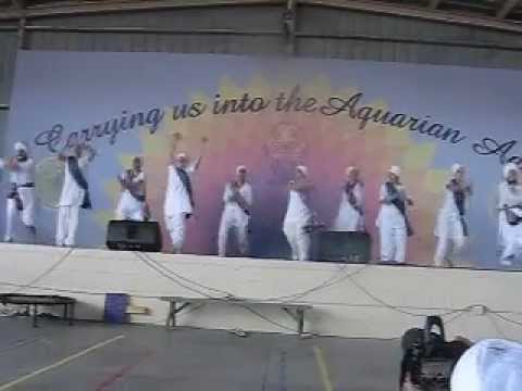 Chardi Kala Bhangra - Izzat De Punjab - SSS Celebration '12 - Ram Das Puri