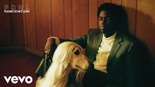 Kadr z teledysku Please Do Not Lean tekst piosenki Daniel Caesar